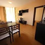 Menada Luxor 아파트 *