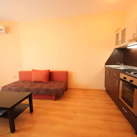 Menada Luxor Apartman *