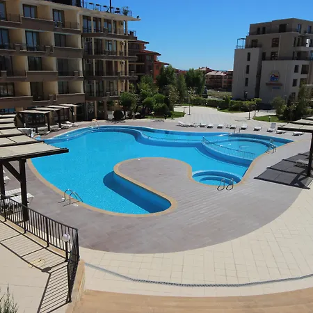 Menada Luxor Apartman *