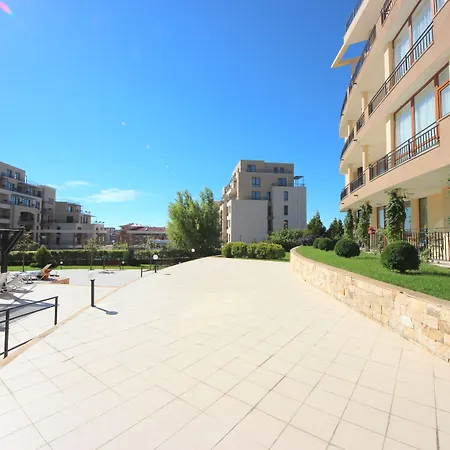 Menada Luxor * Szveti Vlasz