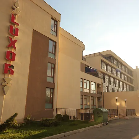 Menada Luxor * Szveti Vlasz