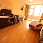 Menada Luxor Свети-Влас