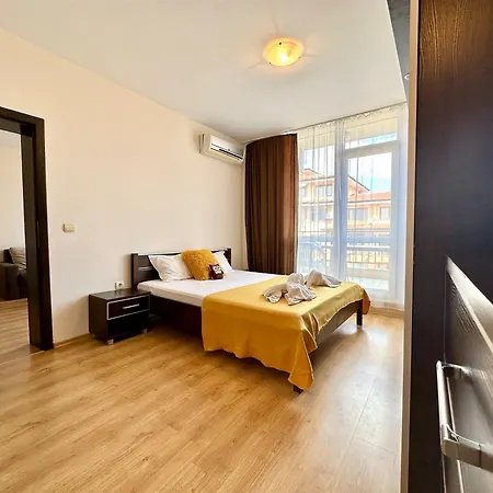 Menada Luxor Apartmán *