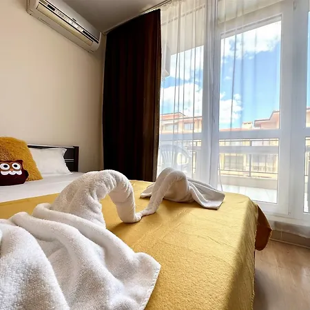 Menada Luxor Apartmán *