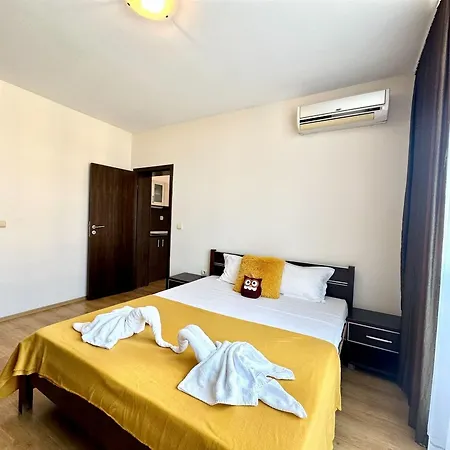 Menada Luxor Apartmán *