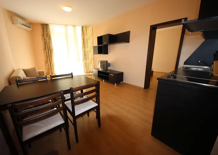 Menada Luxor 公寓 *